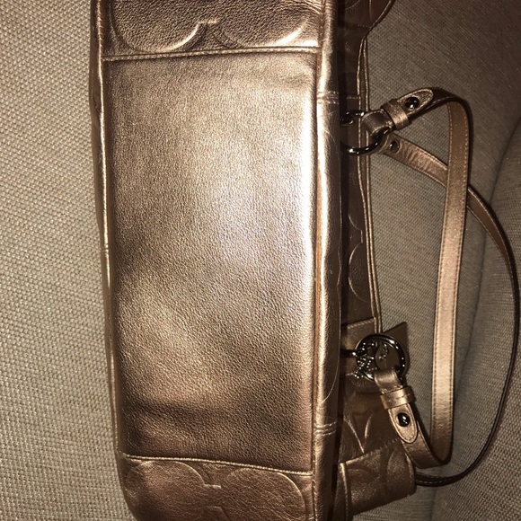 Coach Women’s small tote gold - Picture 7 of 7